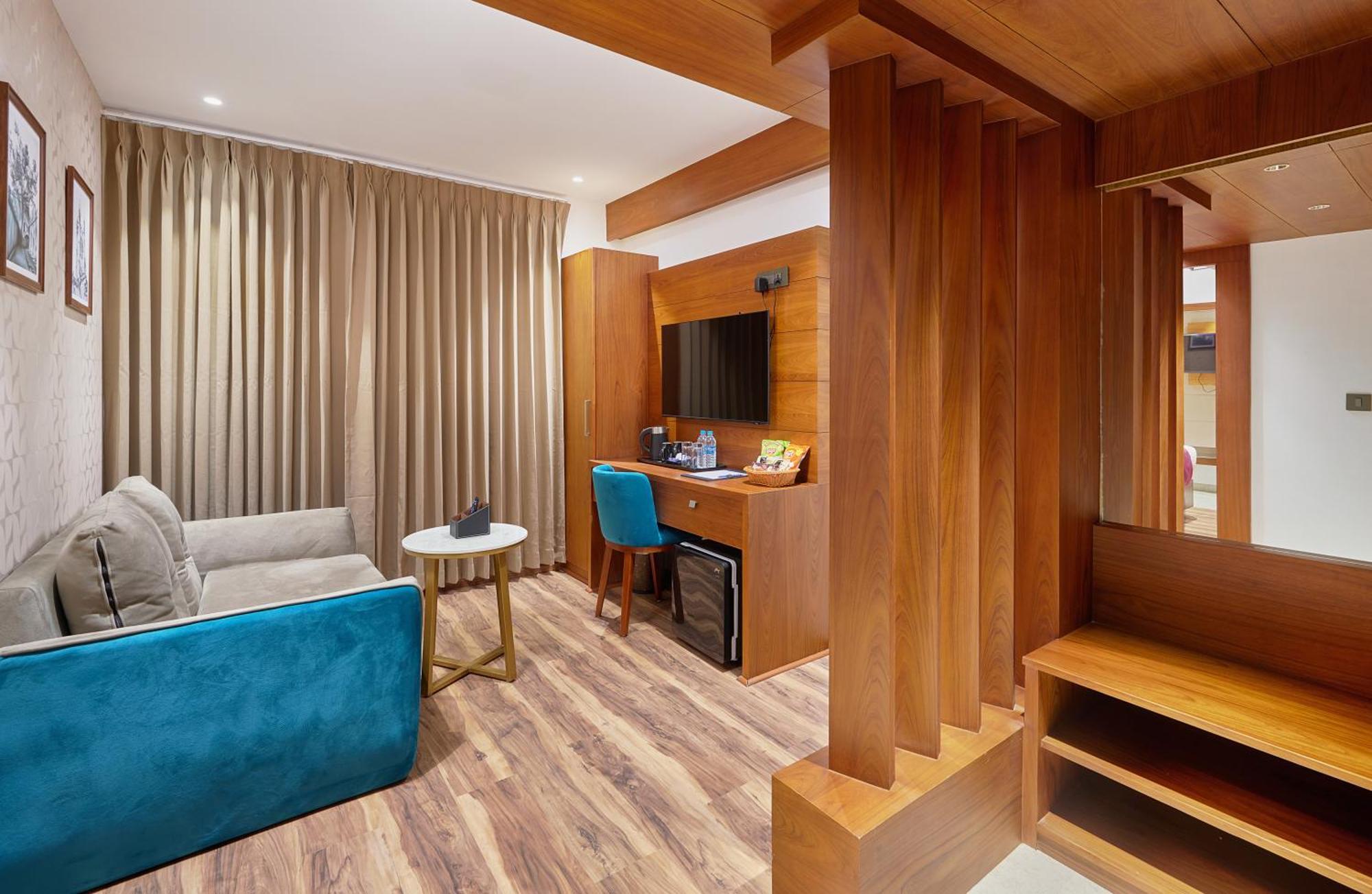 Hotel Q-white Crescent Kochi